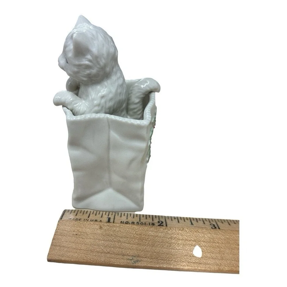Lenox Capture the Season Cat in Christmas Bag Figurine Ceramic
